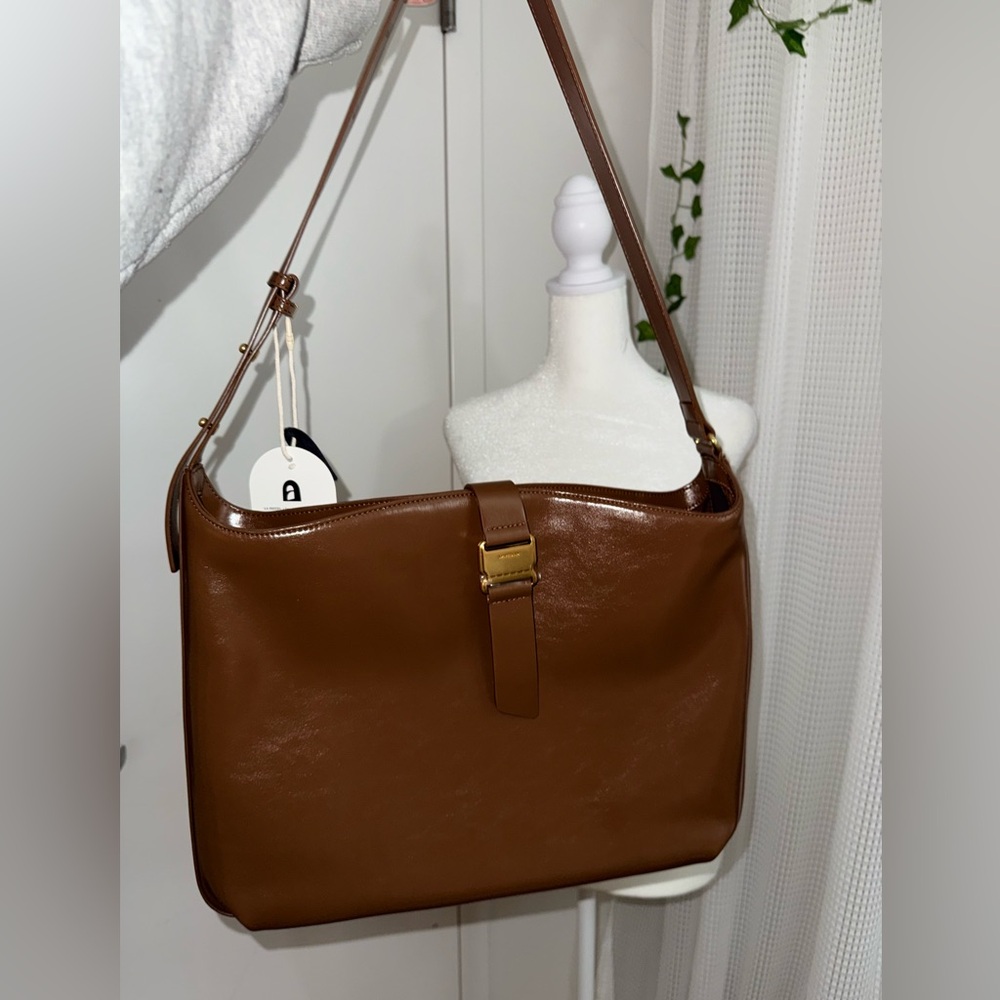 Brand new brown purse